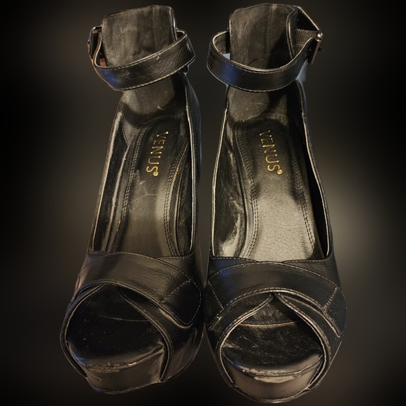 Venus Women's Size 6.5 Black Stilleto Heels - Picture 4 of 4